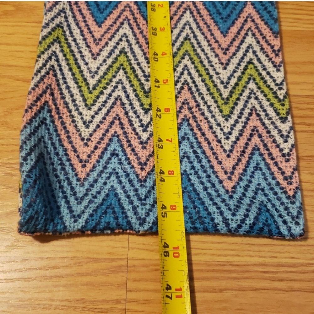 Infinity Scarf Multicolor Chevron Pattern - Picture 11 of 12